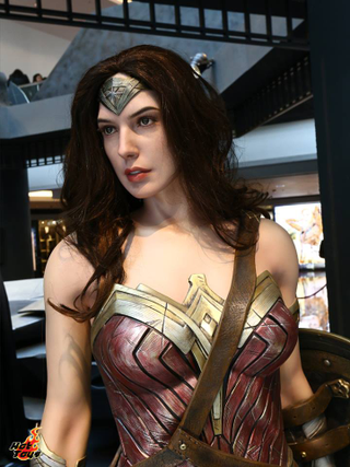 Illustration for article titled Toy Company Builds Life-Size Wonder Woman, Batmobile